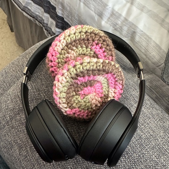Comfy Crochet Headset Earphone Covers - Picture 2 of 6